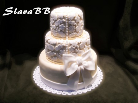 Torta "Svadobná torta - Wedding cake "  cesto: orechové  plnka: čokoládová a karamelová  váha: 5,7 kg